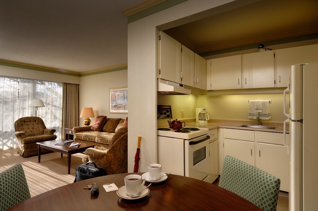Royal Scot Hotel & Suites Victoria Eksteriør billede