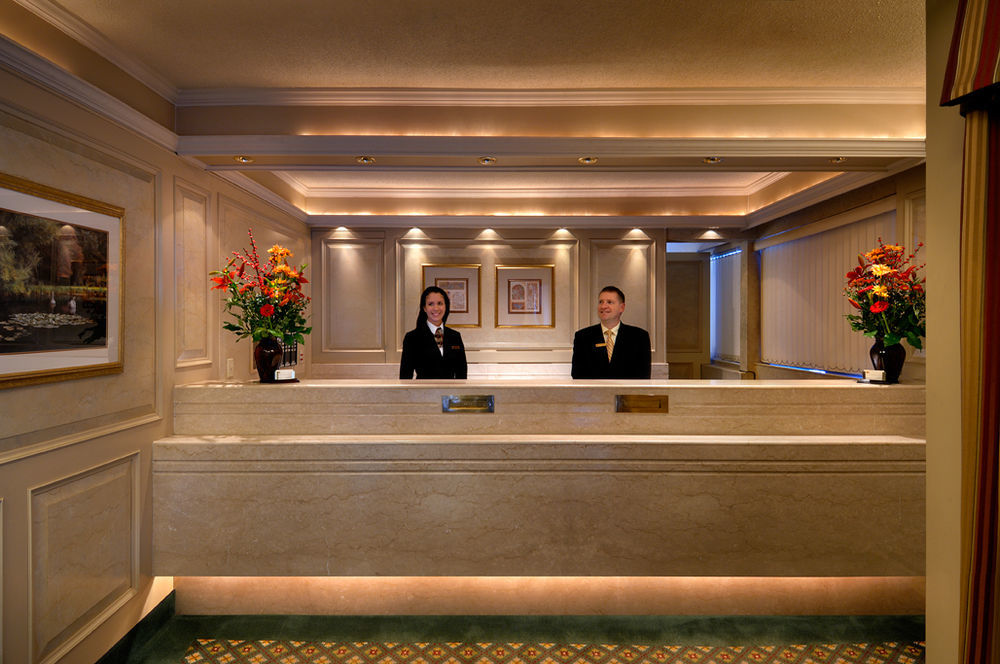 Royal Scot Hotel & Suites Victoria Eksteriør billede